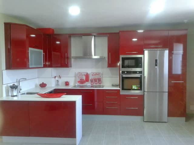 Fabricación de cocinas de madera en Cee